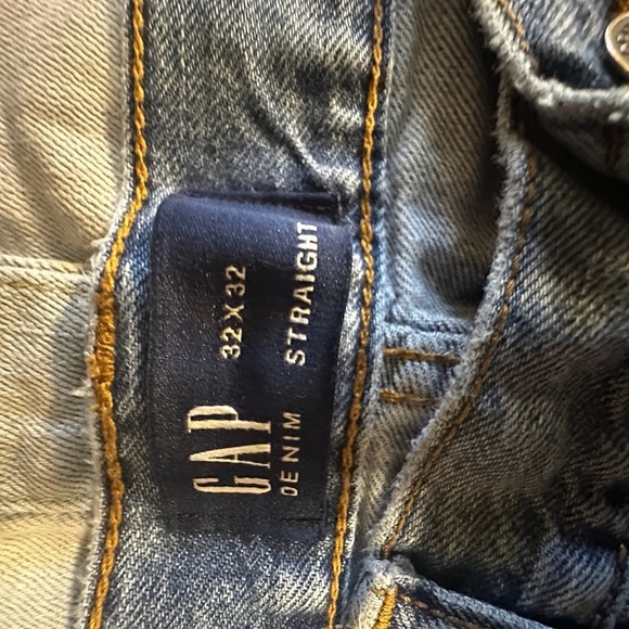 GAP Blue Relaxed Fit Jeans with Vintage Wash - Picture 7 of 7